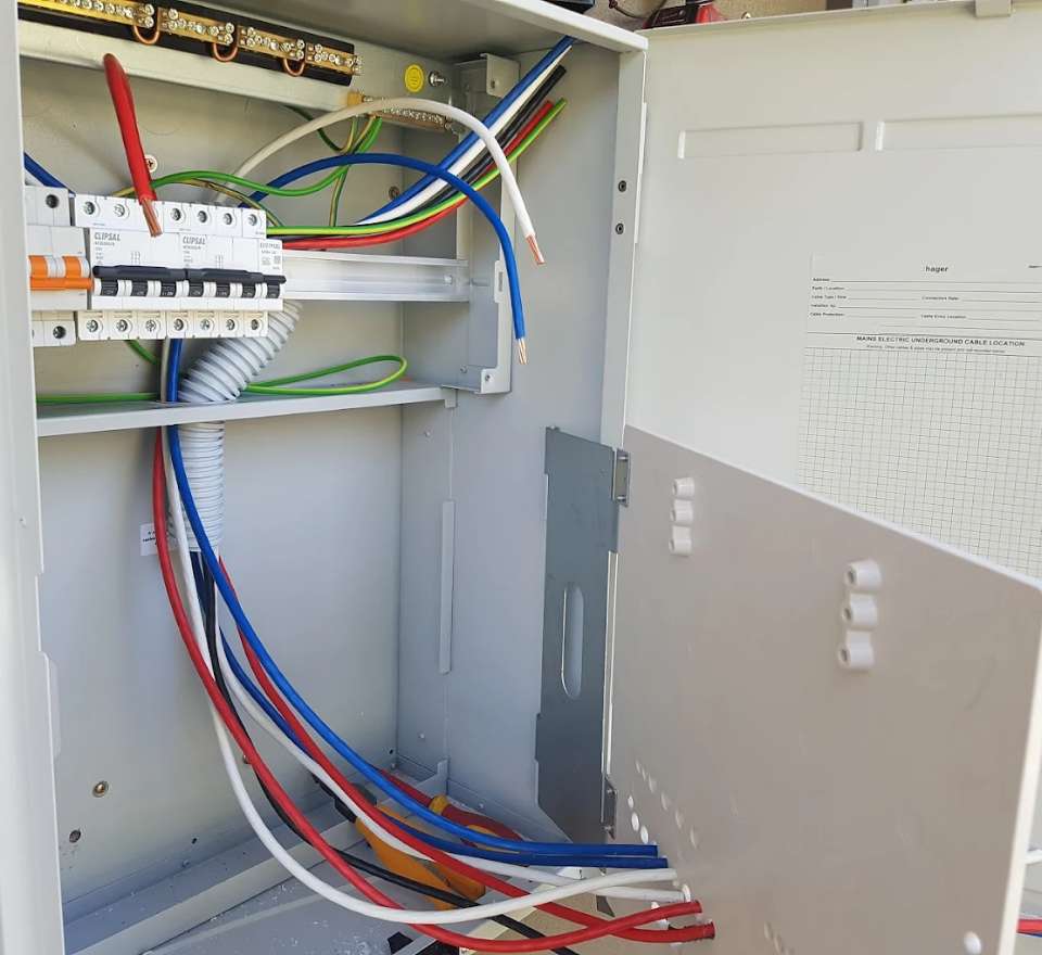 Electrician Offering Free Quotes In Melbourne