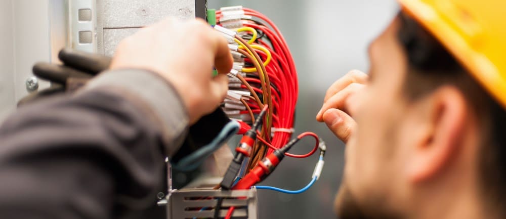 How to choose an electrician